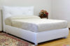 Letto bianco dal design moderno