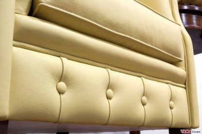 Poltroncina per camera da letto classica con lavorazione capitonnè