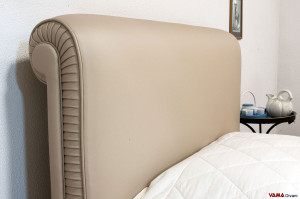 Testata letto Chesterfield senza capitonnè