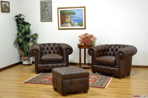 Poltrone Chester testa di moro con pouf