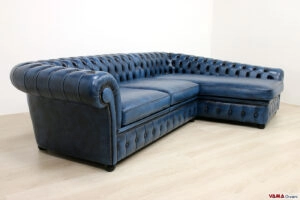 Divano Chesterfield con penisola in pelle blu vintage