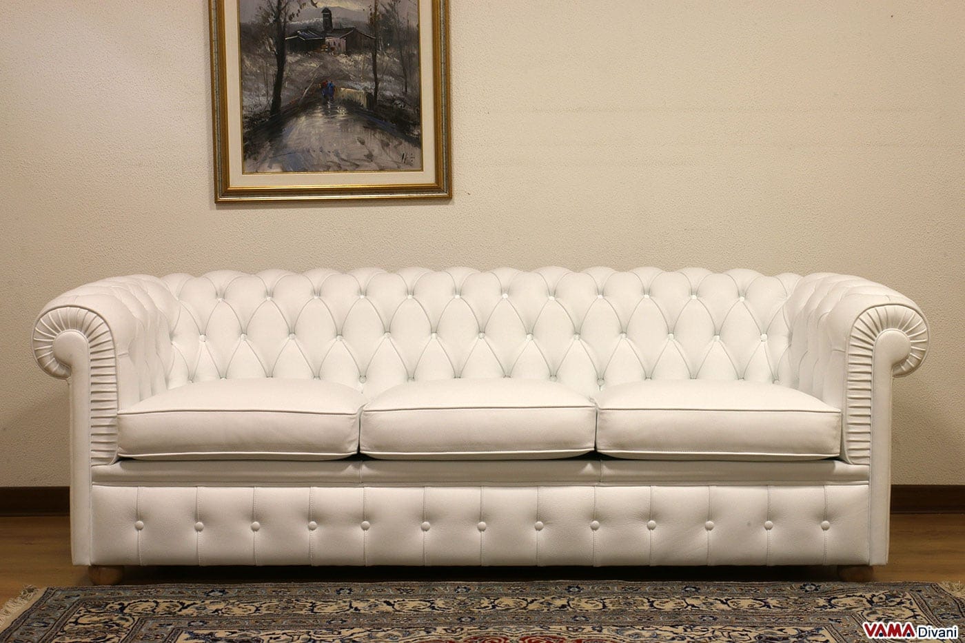 Divano Chesterfield Bianco 3 posti di piccole dimensioni
