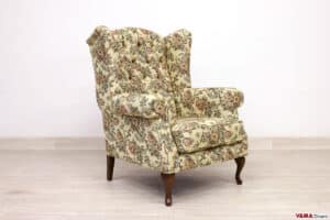Poltrona bergere classica con schienale alto capitonné in tessuto gobelin