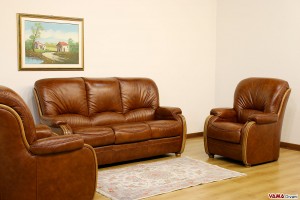 Salotto classico legno e pelle con schienale alto