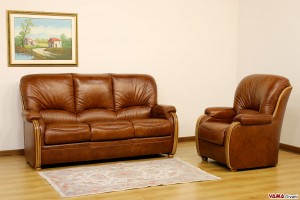 Salotto con schienale alto in legno e pelle