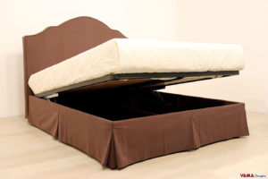 Letto con balza