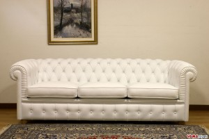 divano chester piccolo bianco dimensioni ridotte 3 posti