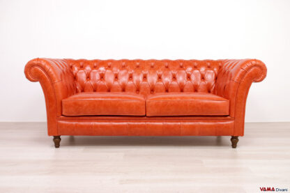 Divano Winchester in pelle arancio lucida