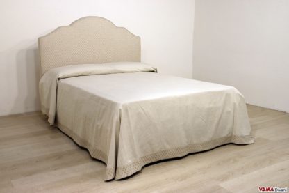 Letto shabby coperta