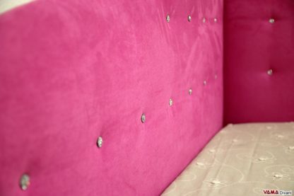 Swarovski nella testata imbottita