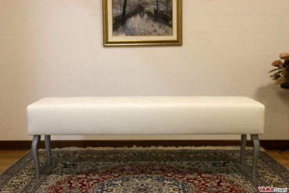 Pouf shabby chic con piedi alti