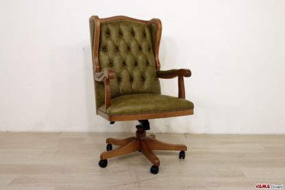 Poltrona da ufficio in pelle verde e legno noce chiaro