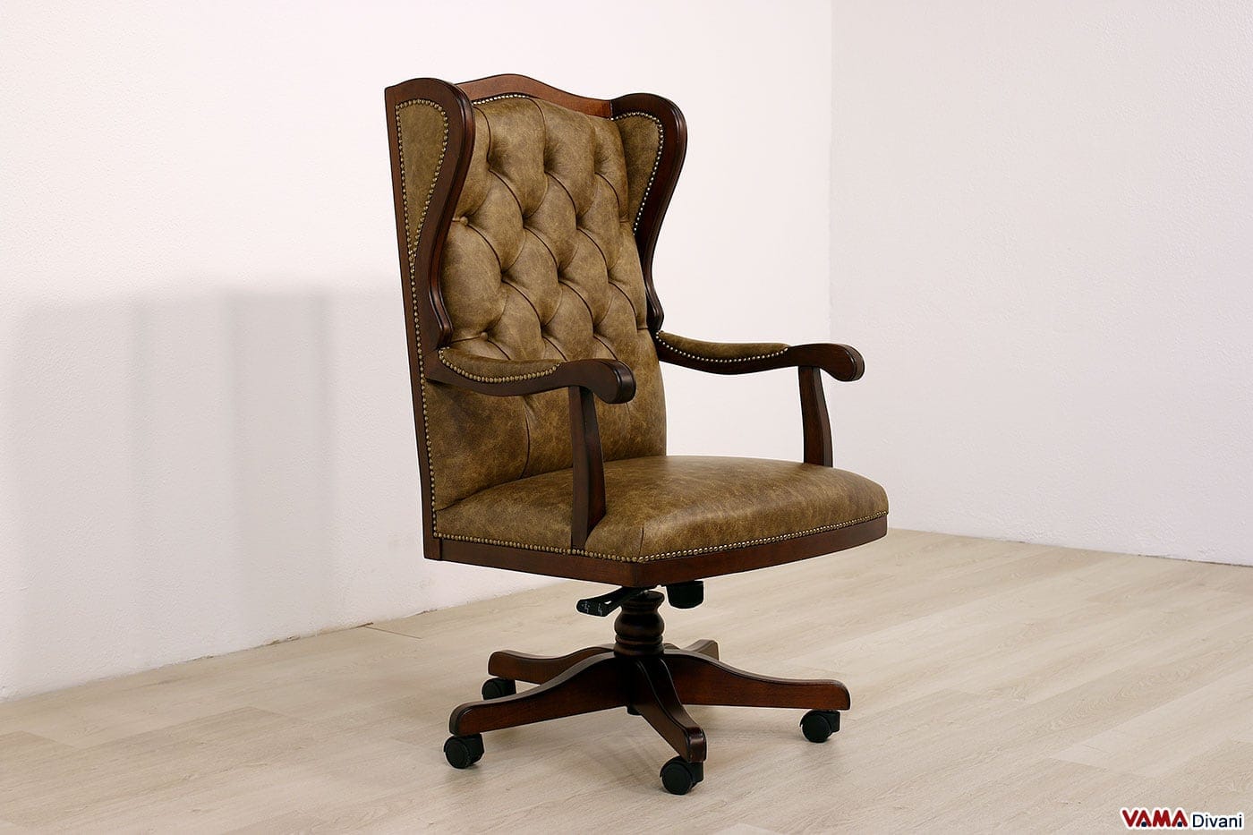 Poltrona da ufficio classica in vera pelle di design vintage Poltrone presidenziali ufficio