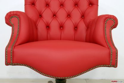 Comoda seduta imbottita in pelle rossa