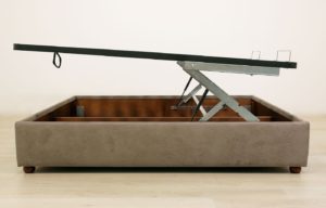 Letto contenitore con doppio movimento
