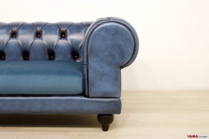 Divano Chesterfield nuovo con bracciolo grande moderno