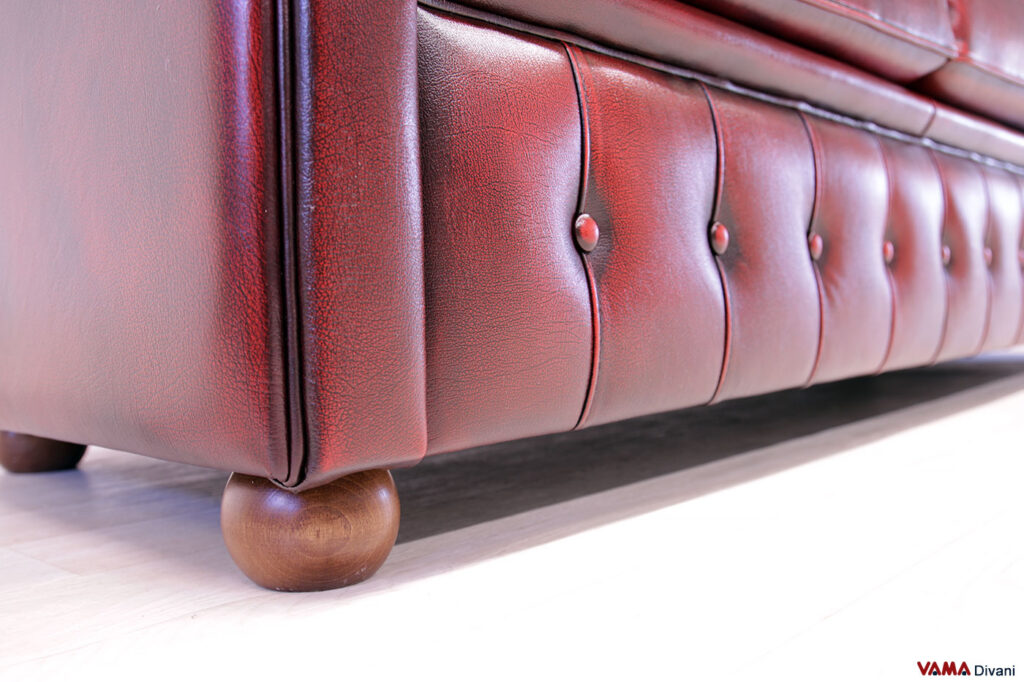 Base Chesterfield rossa invecchiata vintage a mano