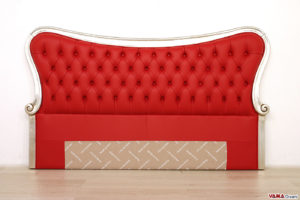 Testiera letto in pelle rossa con cornice argento in legno