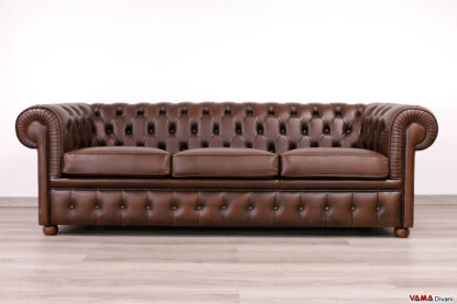 Divano Chesterfield marrone 3 posti con meccanismo letto matrimoniale