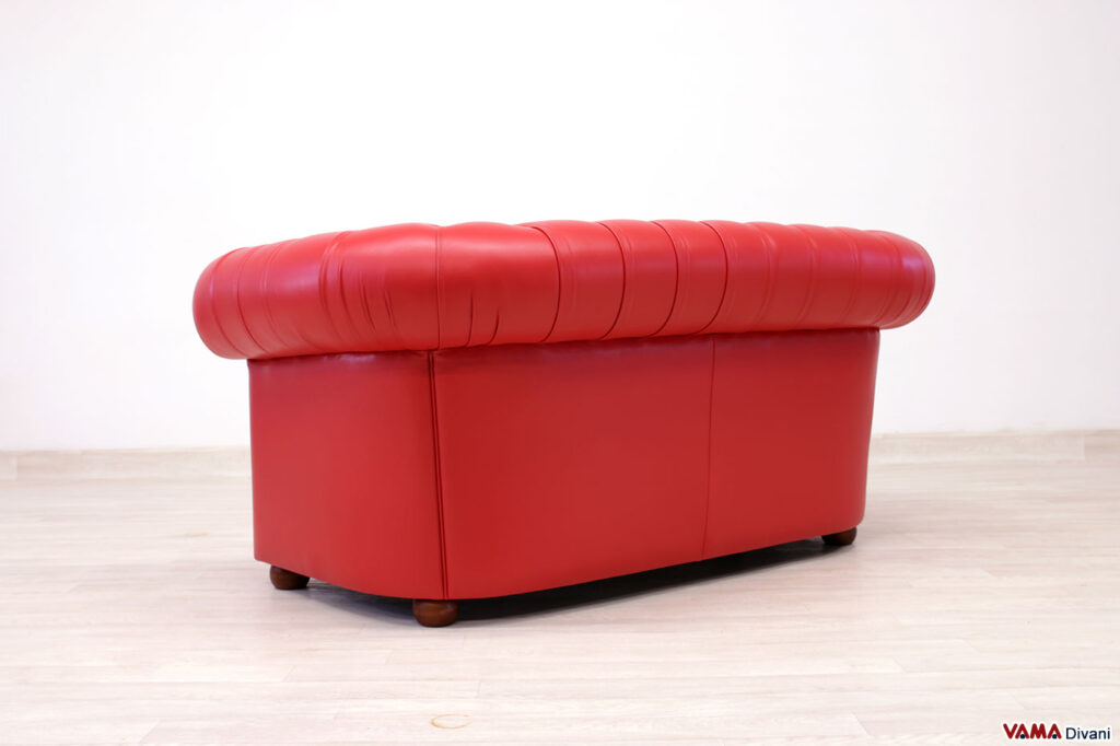 Retro del divano Chesterfield 2 posti rosso in pelle