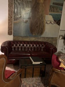 Divano Chesterfield 200 cm in pelle rossa stile inglese, recensione cliente di Pisa