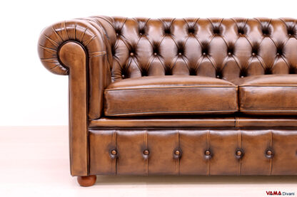 Bracciolo divano Chester classico inglese in pelle marrone vintage