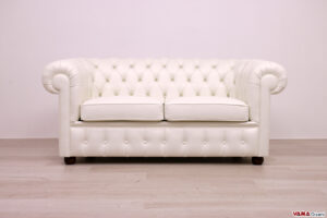 Divano Chesterfield 2 posti in pelle bianca avorio