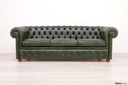 Divano Chesterfield 3 posti verde inglese vintage