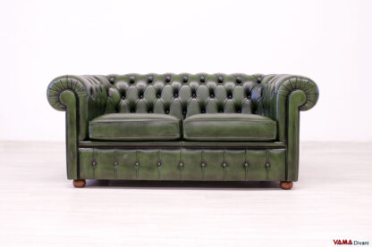 Divano Chesterfield verde inglese in pelle invecchiata a mano in offerta