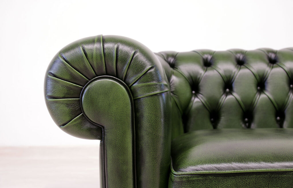 Bracciolo Chester stile inglese in pelle verde invecchiata a mano