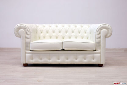 Divano Chesterfield 2 posti in pelle bianco sporco