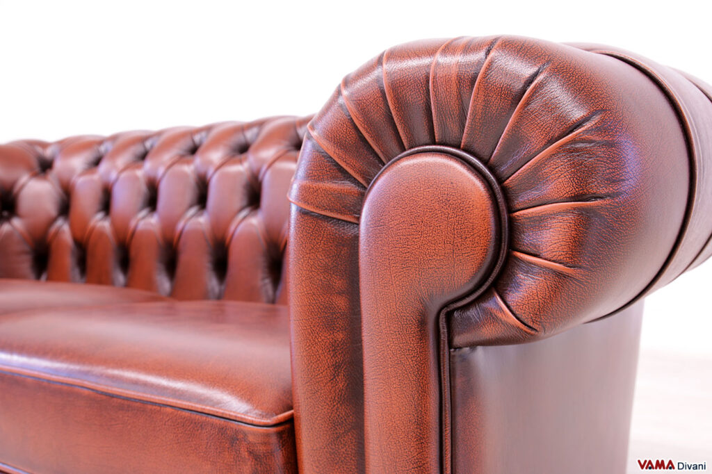 Bracciolo divano Chesterfield vintage color ruggine