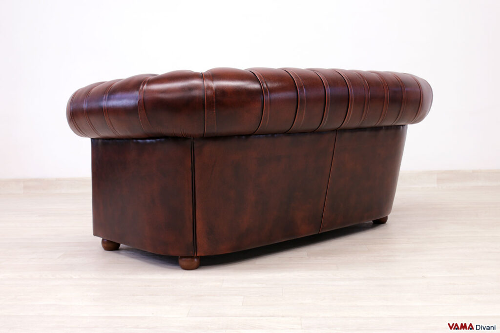 Dietro del divano Chesterfield ruggine in offerta