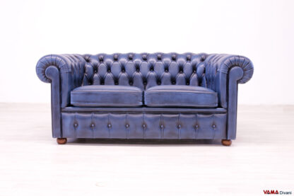 Divano Chesterfield 2 posti blue in pelle vintage effetto usato