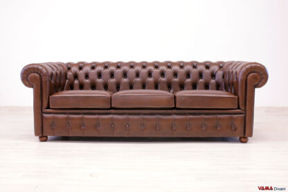 Divano Chesterfield 3 posti marrone cuoio vintage in offerta e pronta consegna