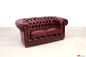 Divano Chesterfield 2 posti in pelle rossa invecchiata a mano