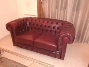 Divano Chesterfield 2 posti rosso vintage recensione cliente di Terni
