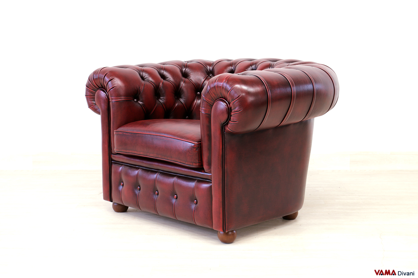 Poltrona Chesterfield rossa invecchiata in offerta