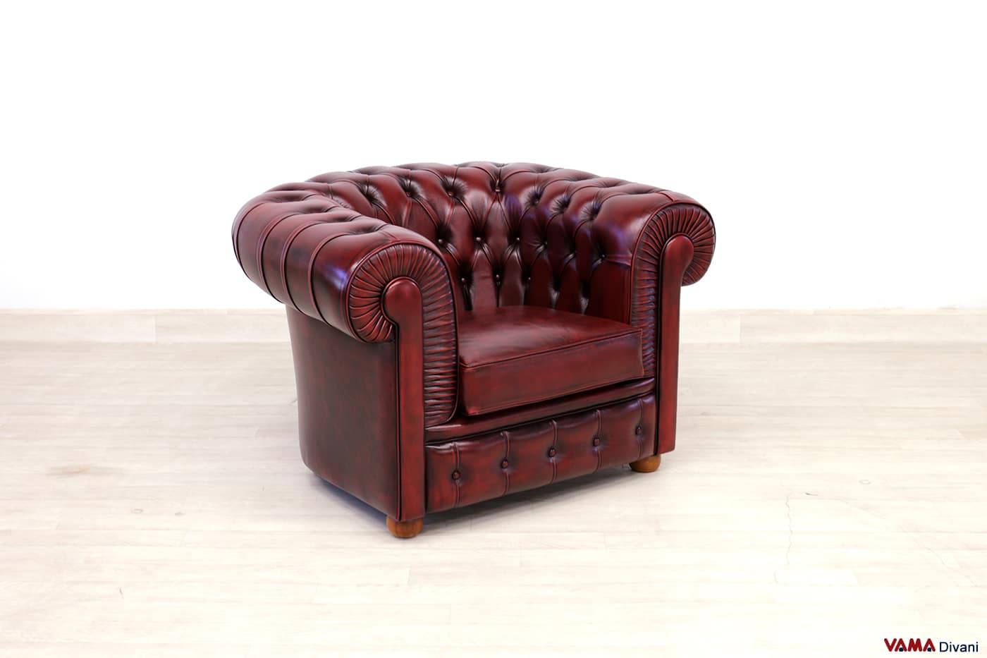 Poltrona Chesterfield rossa vintage invecchiata a mano