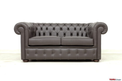 Divano Chesterfield 2 posti in pelle marrone testa di moro in offerta