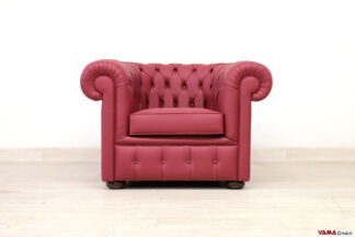 Poltrona Chesterfield in pelle color rosso scuro opaco