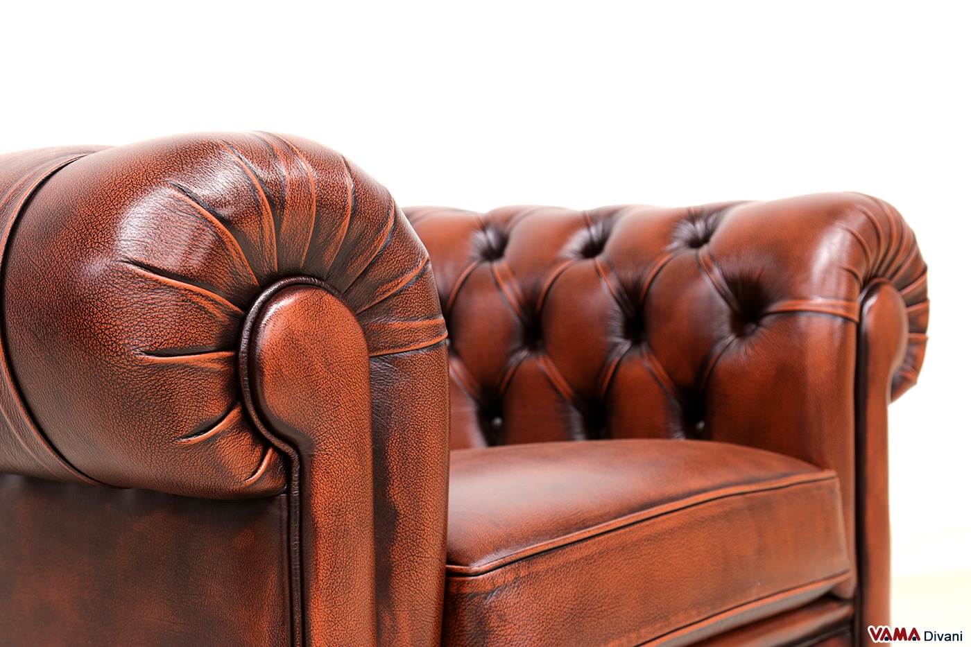 Finiture dei braccioli della poltrona Chesterfield modello London