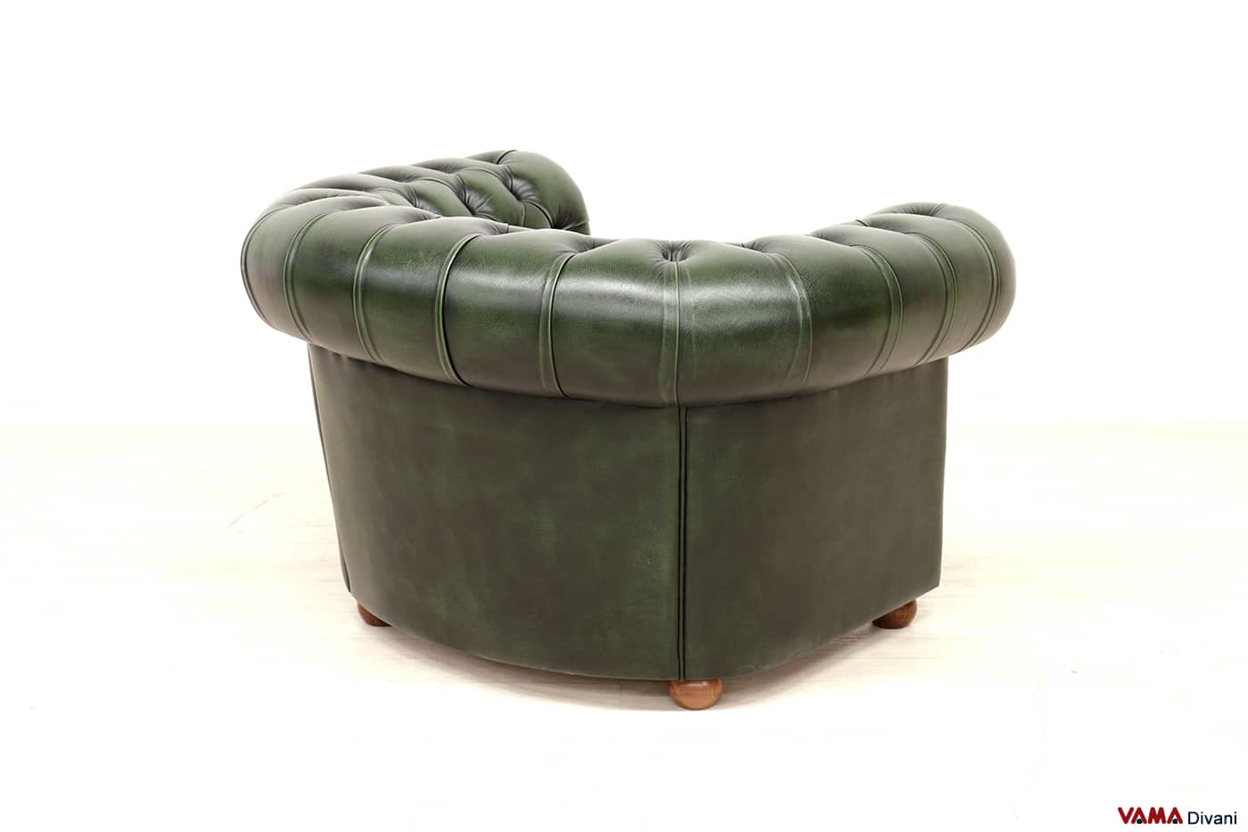 Poltrona Chesterfield verde inglese vista da dietro