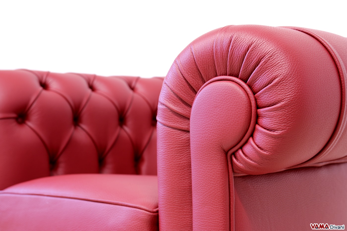 Pieghe bracciolo della poltrona Chesterfield rossa in pelle spessorata
