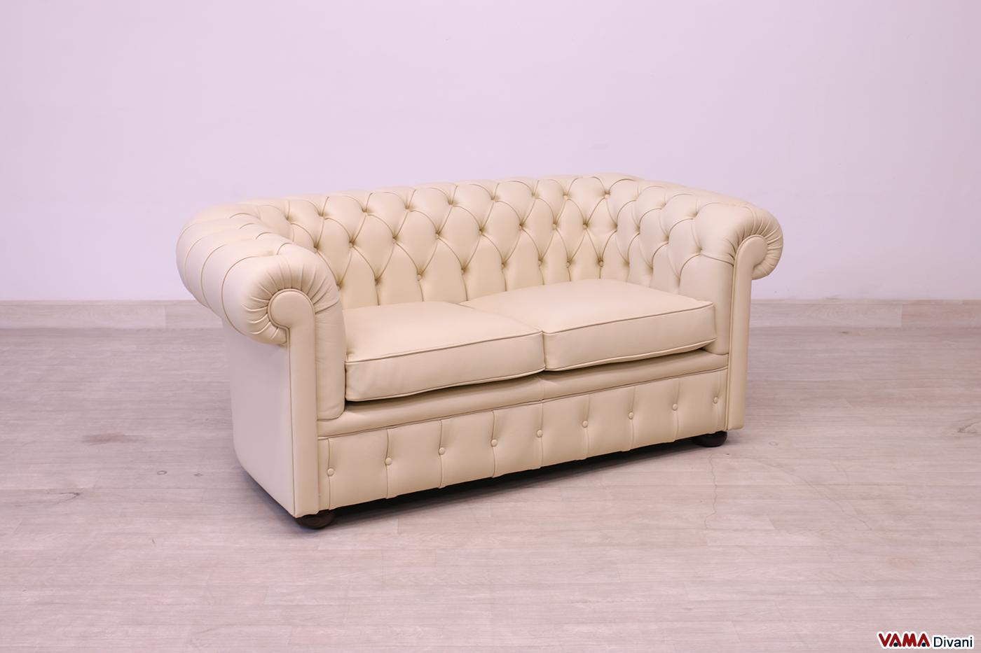 Divano Chesterfield due posti beige