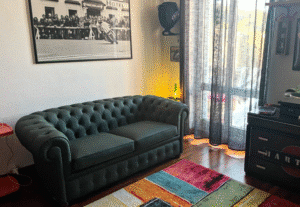 Divano Letto Chesterfield 2 posti verde in pelle, recensione cliente di Genova