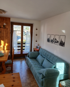 Divano letto a libro in microfibra di Italo dal Bormio